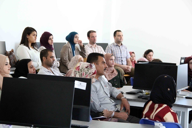 جامعة فلسطين الأهلية تنظم محاضرة حول “أهمية الانتاج الرقمي والمستقبل الوظيفي” جامعة فلسطين الأهلية تنظم محاضرة حول “أهمية الانتاج الرقمي والمستقبل الوظيفي”