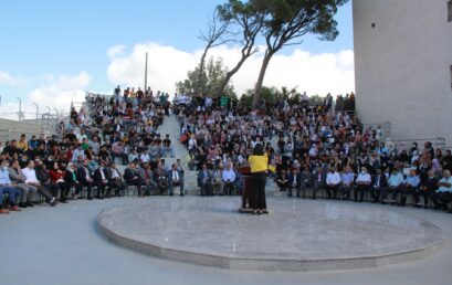جامعة فلسطين الأهلية تستقبل طلبتها الجدد