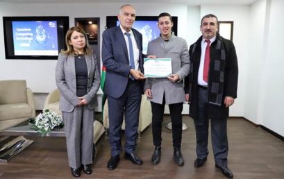 جامعة فلسطين الاهلية تحصد المركز الاول في هاكثون الحوسبة الكمية والذكاء الاصطناعي