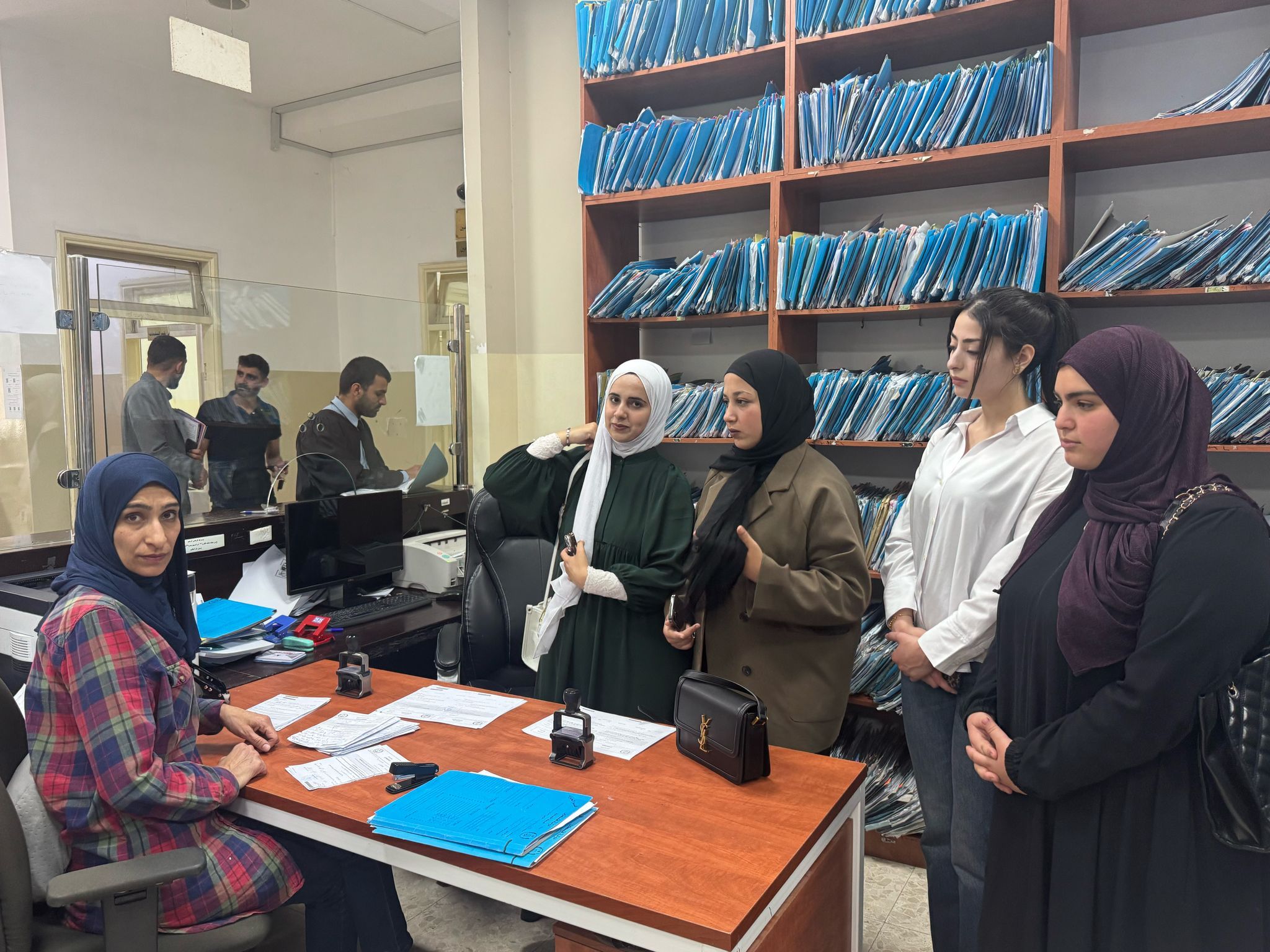 نفذ طلبة مساق خدمة المجتمع في جامعة فلسطين الأهلية مبادرة تمثلت رحلة تعليمية إلى محكمة بداية وصلح بيت لحم.