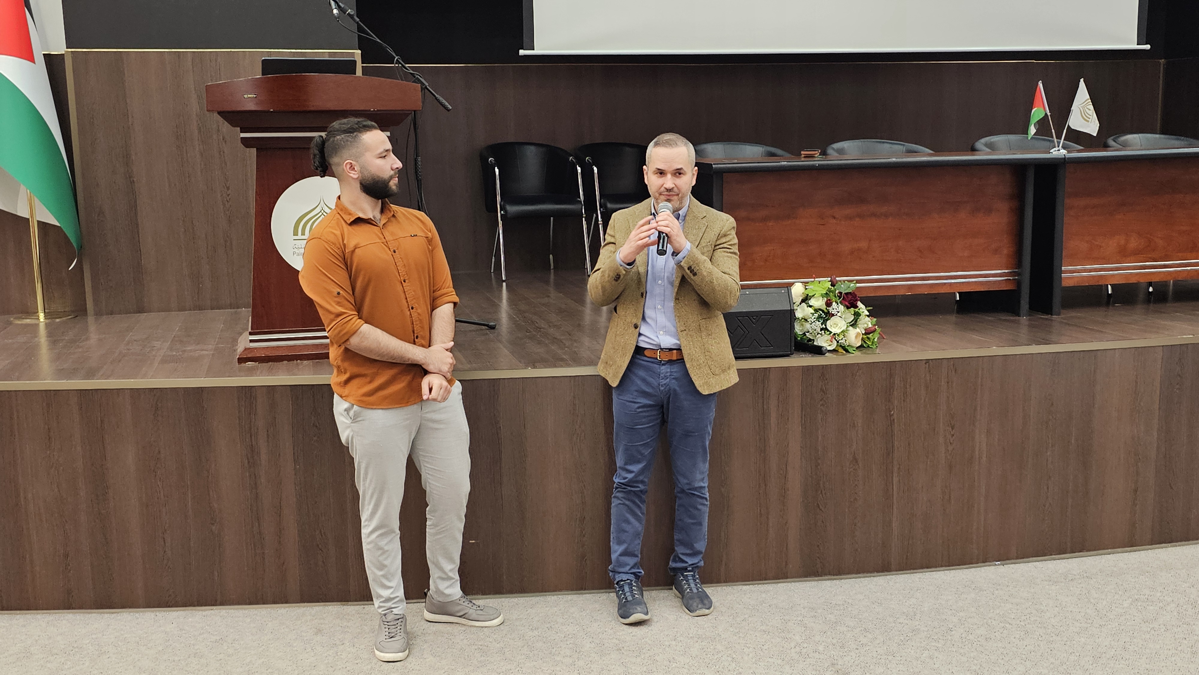 وحدة الخريجين والتدريب تنظم ورشة تدريبية حول إعداد السيرة الذاتية وفن مقابلات العمل
