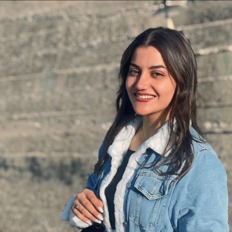 الطالبة آية عليان تشارك في برنامج التبادل الطلابي في جامعة صلاح الدين الطالبة آية عليان تشارك في برنامج التبادل الطلابي في جامعة صلاح الدين