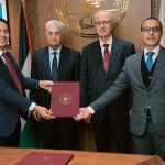 وفد من جامعة فلسطين الأهلية يزور جامعة النجاح الوطنية ويوقّع اتفاقية تعاون أكاديمي مشترك